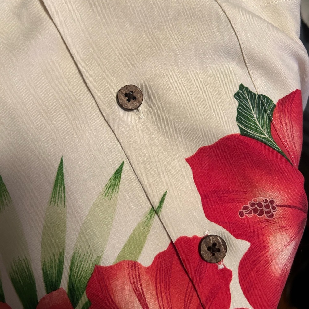 Hilo Hattie Hawaiian Shirt Mens XL Silk Tropical Floral Aloha Button Up Vacation - Picture 5 of 5
